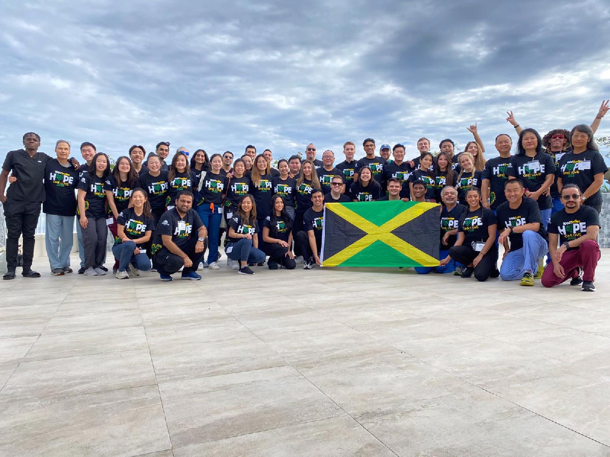 Volunteers on the beach in Jamaica